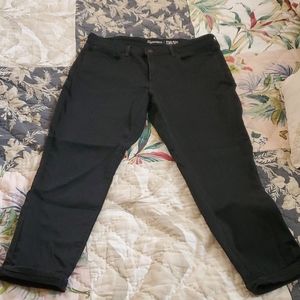 Levi Signature High Rise Ankle Skinny Black Jeans